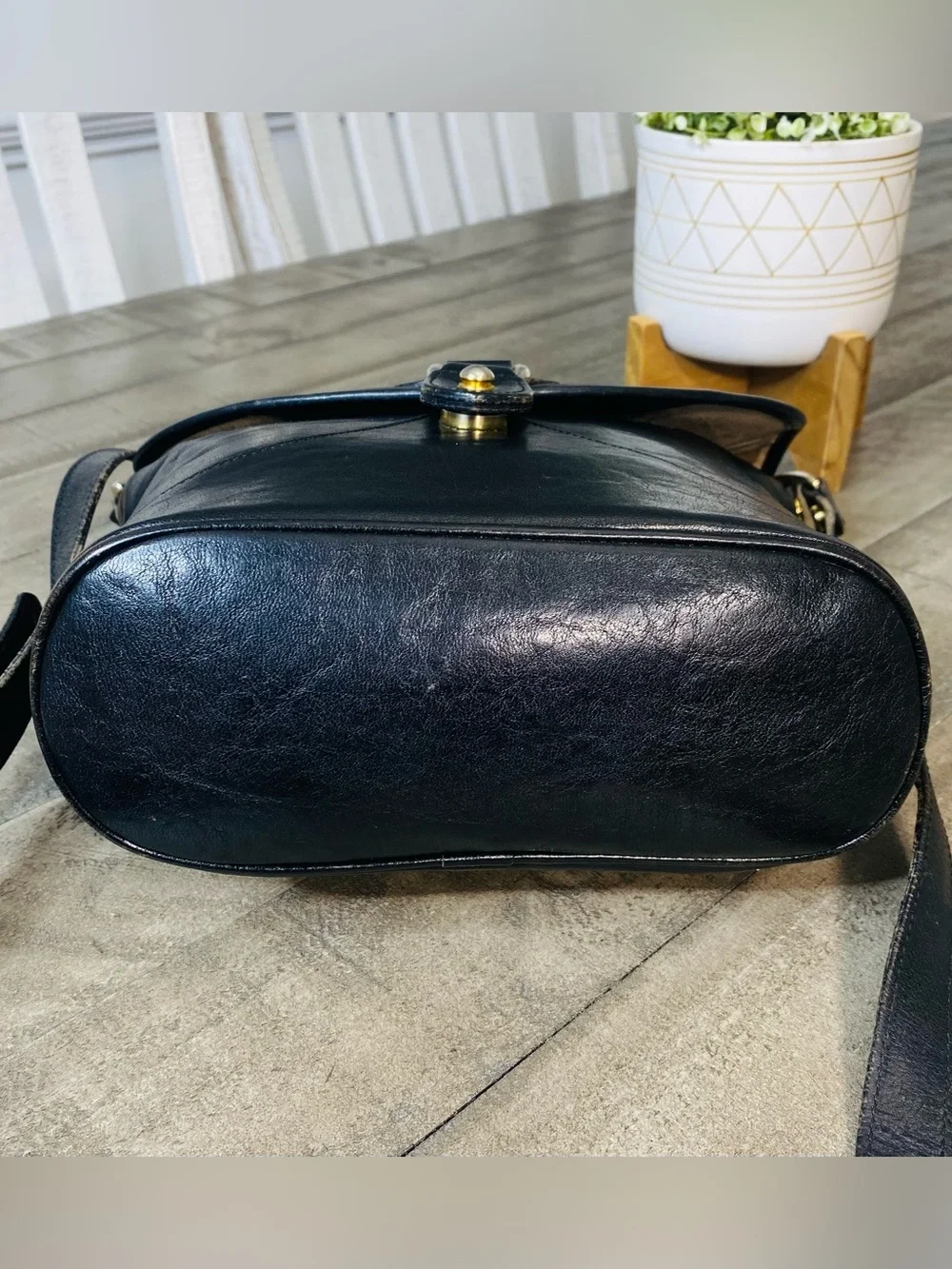 OROTON Australia BLACK LEATHER LOGO Flap Over CROSSBODY SHOULDER BAG BUCKET
